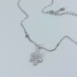 Snowflake necklace
